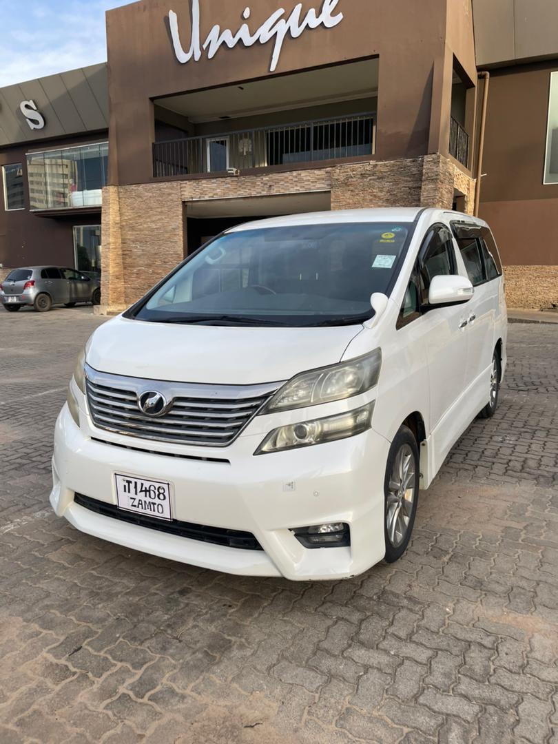 2010 TOYOTA VELLFIRE White